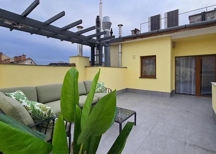 Rooftop Serenity Apartment